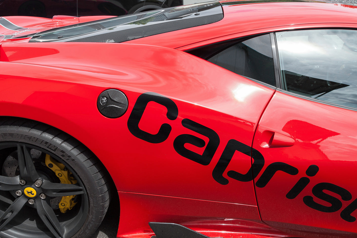 Ferrari 458 - Carbon Gas Cap image 3