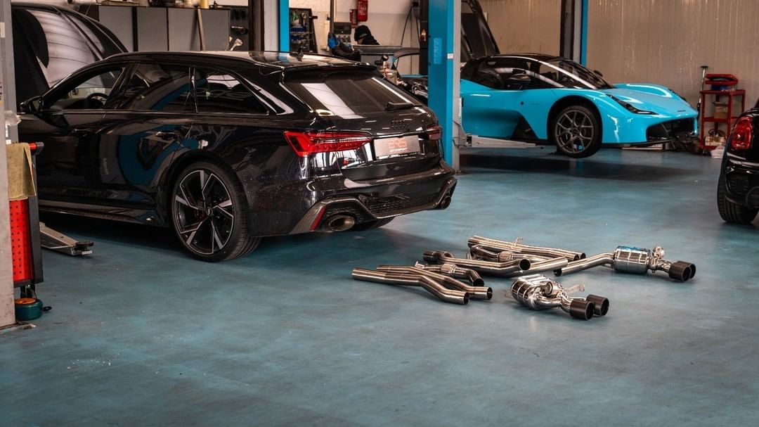 Audi RS6/7 (C8) - Valved Exhaust with Carbon Fiber Tips (OE Actuators) image 8