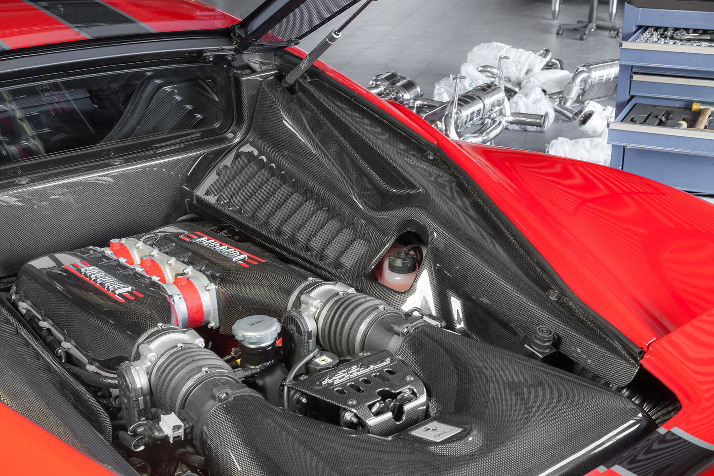 Ferrari 458 Speciale - Carbon Lock Cover image 4
