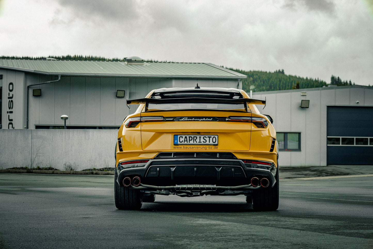 Lamborghini Urus Performante - Valved Exhaust w Mid Silencer Spare and Wicrom "Performante" Tips (for OE Actuators)