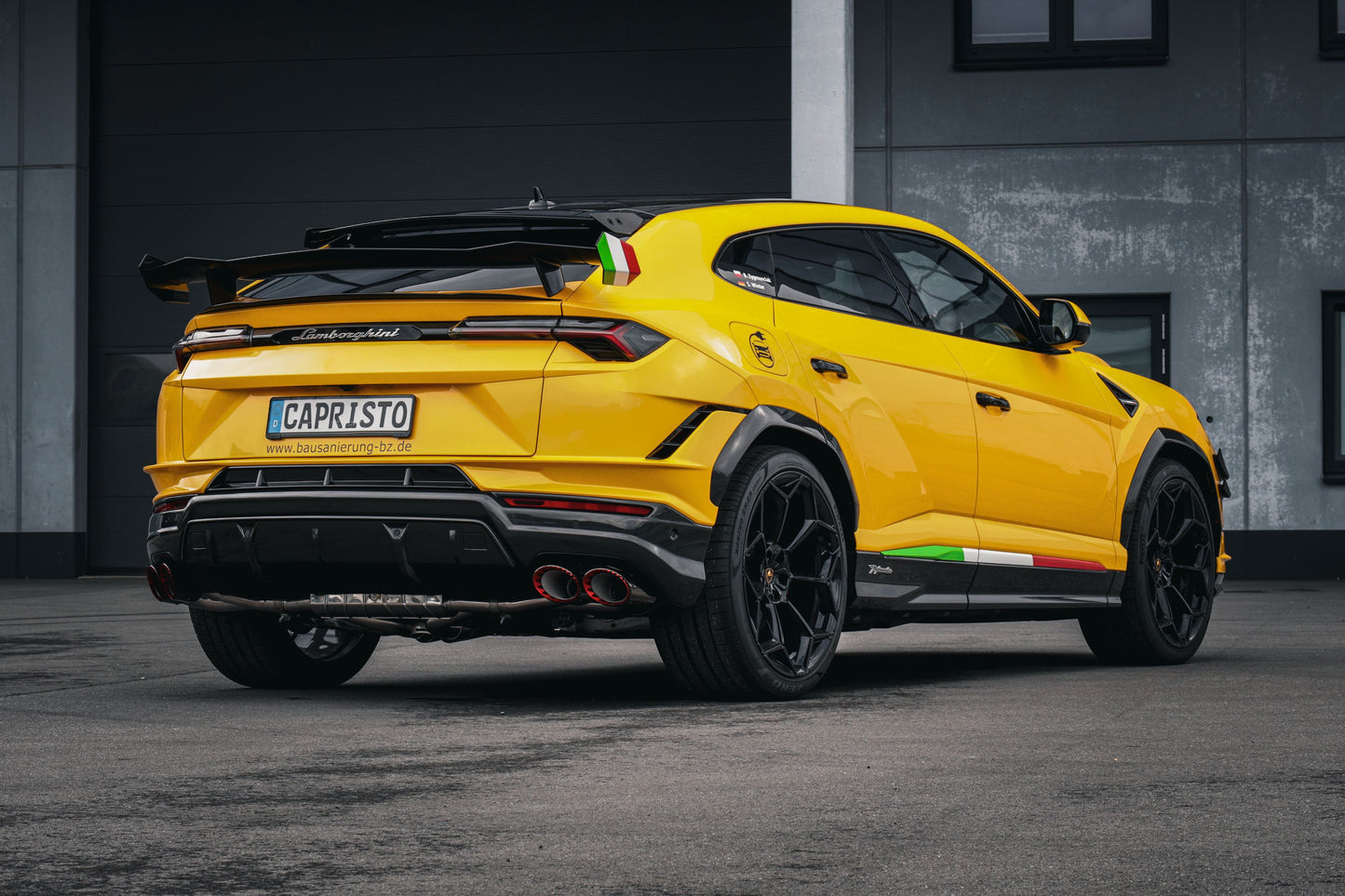 Lamborghini Urus Performante - Valved Exhaust w Mid Silencer Spare and Wicrom "Performante" Tips (for OE Actuators)
