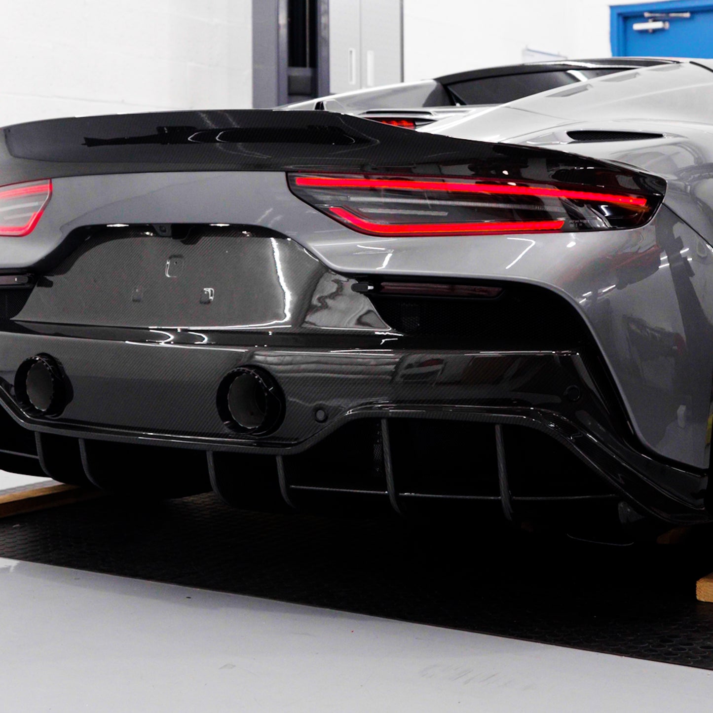 Maserati MC20 - Exhaust System w Wicrom Black Chrome End Pipes