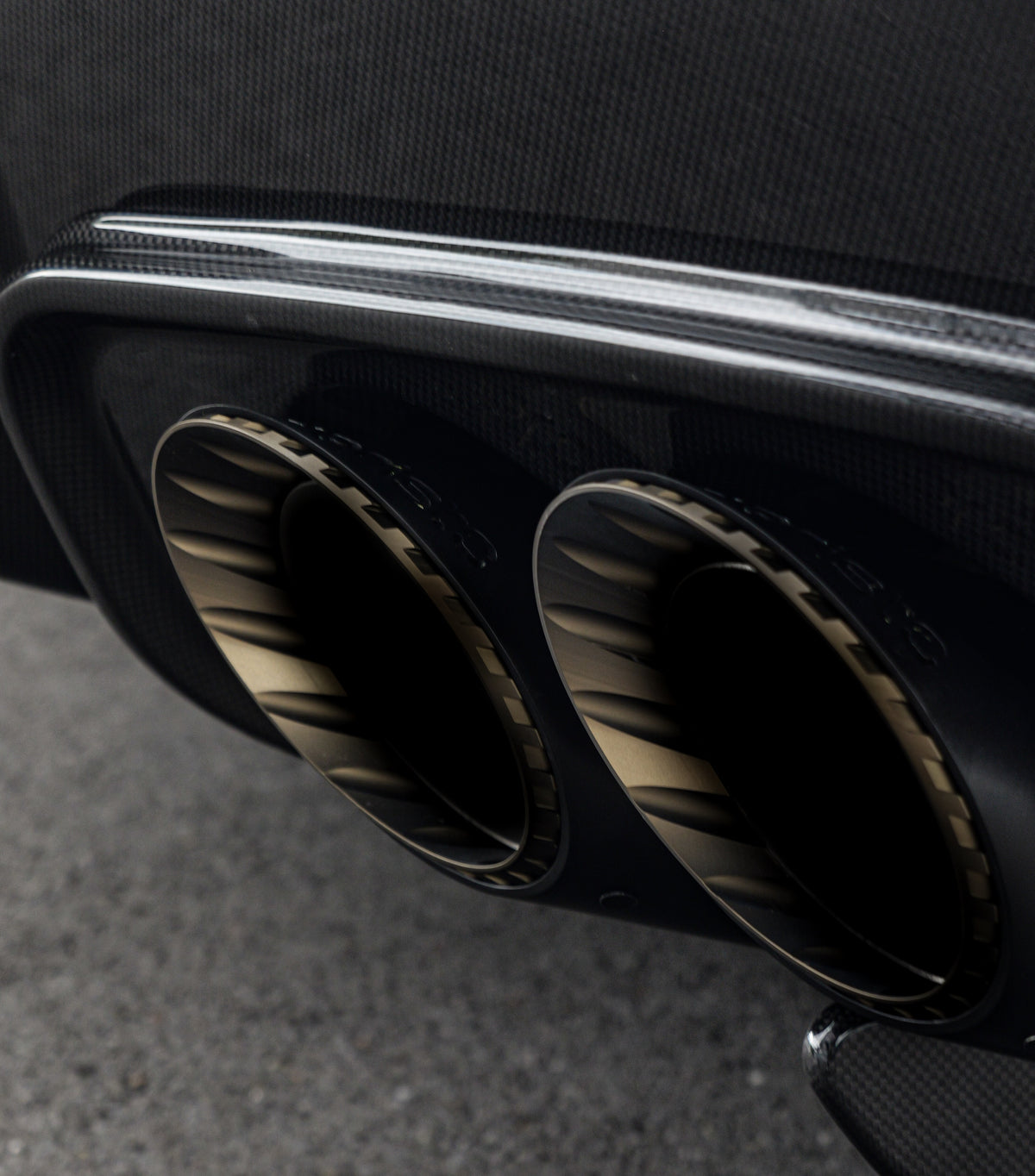 Ferrari 12Cilindri - Valved Exhaust, Carbon Frame + Wicrom Tips (OE Actuators)