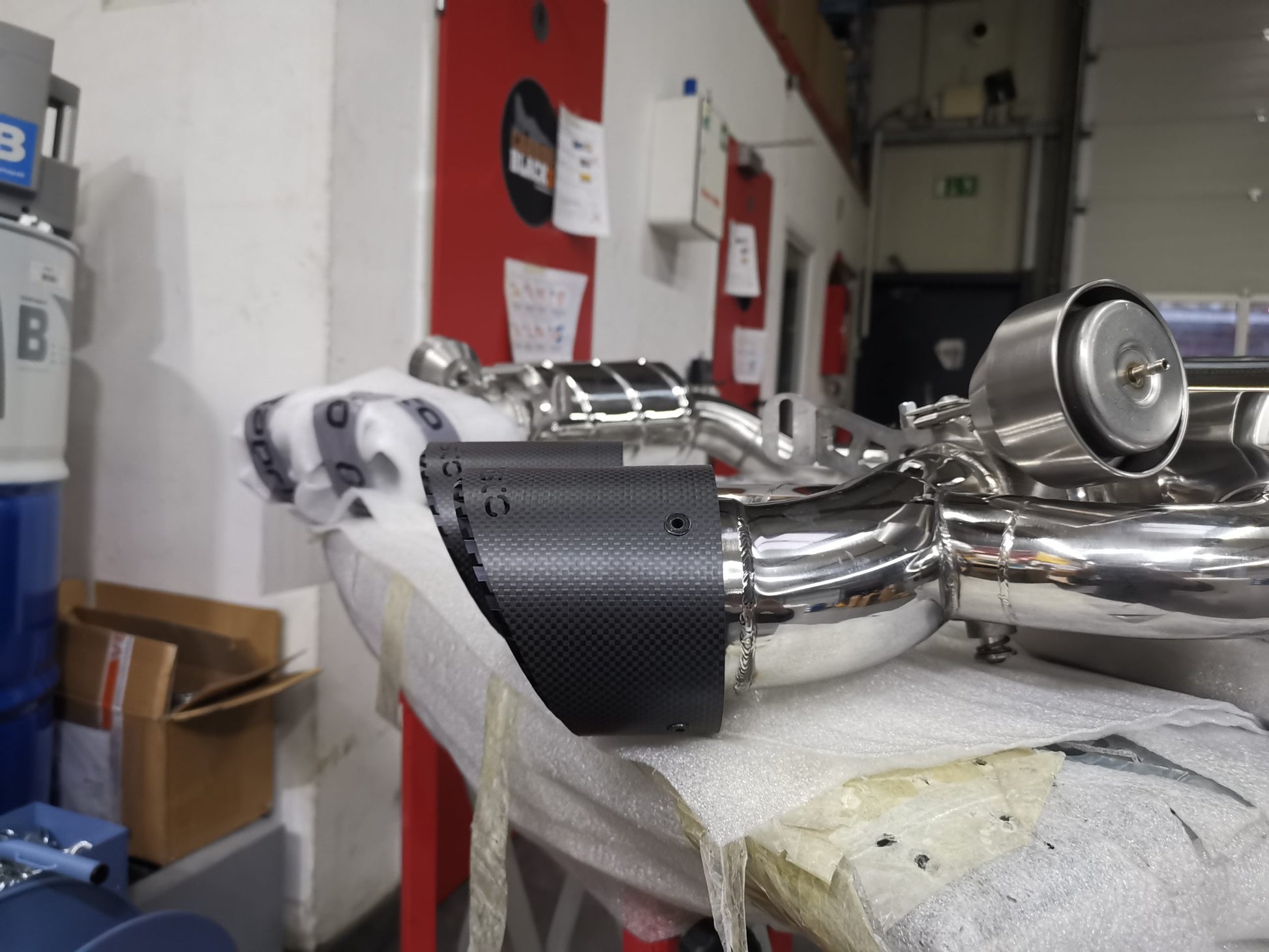 Audi RS6/7 (C8) - Valved Exhaust with Bevelled Carbon Fiber Tips (OE Actuators) image 1