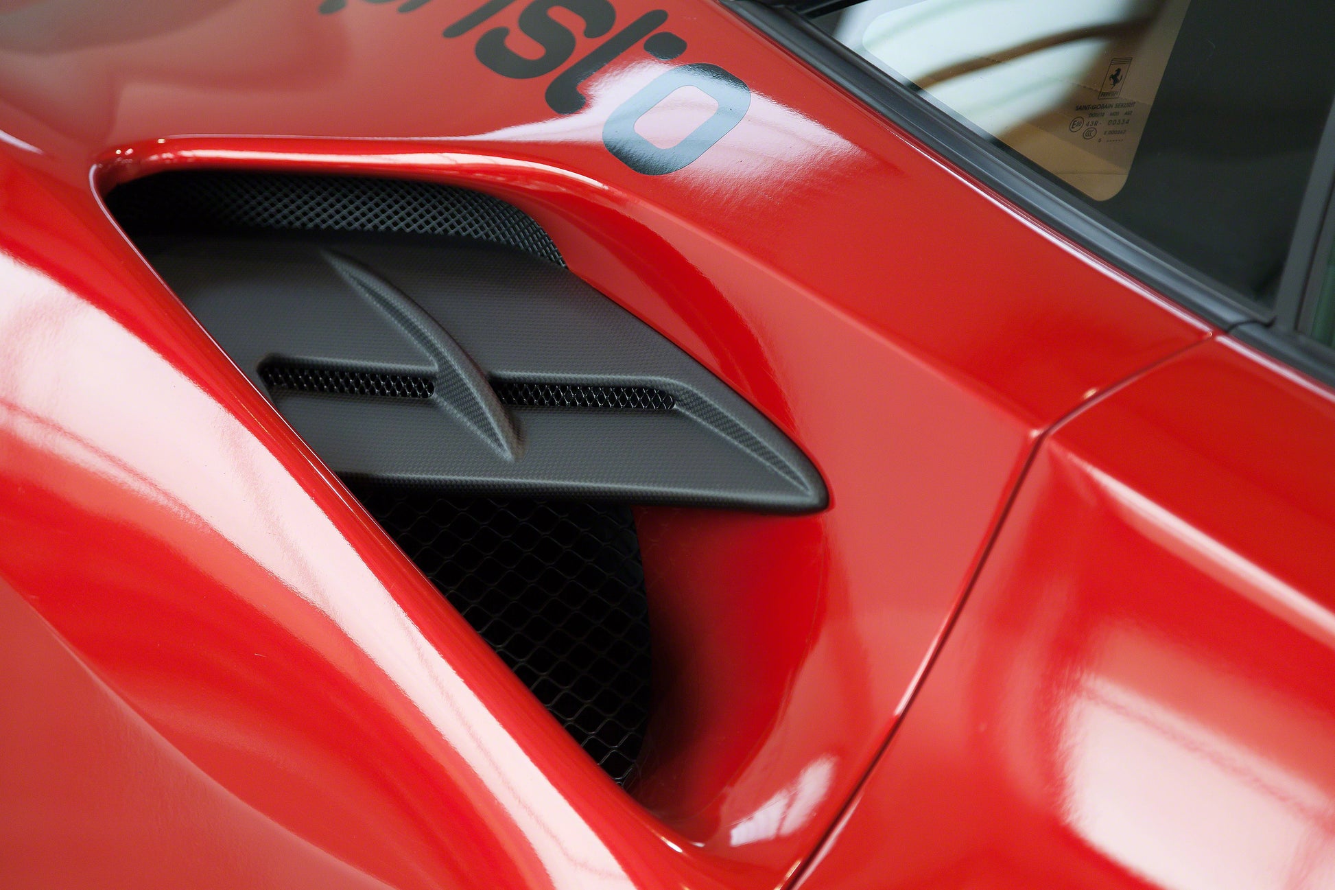 Ferrari 488 - Carbon Side Air Intake Panels (Matte) image 0