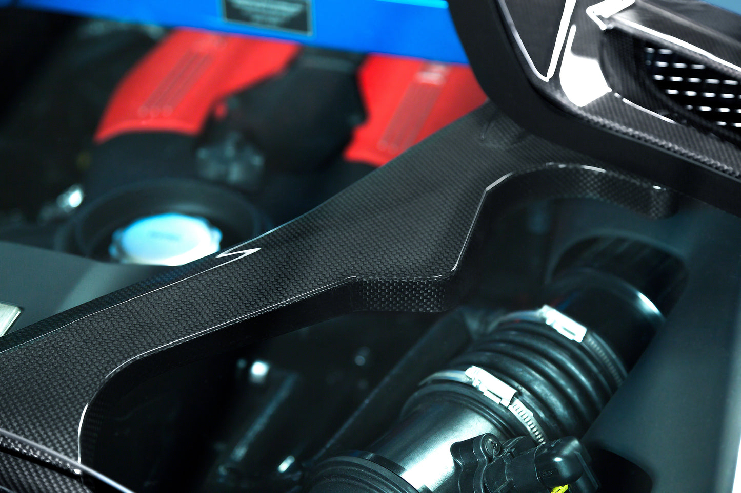 Ferrari 488 GTS/Pista - Carbon and Glass Bonnet image 8