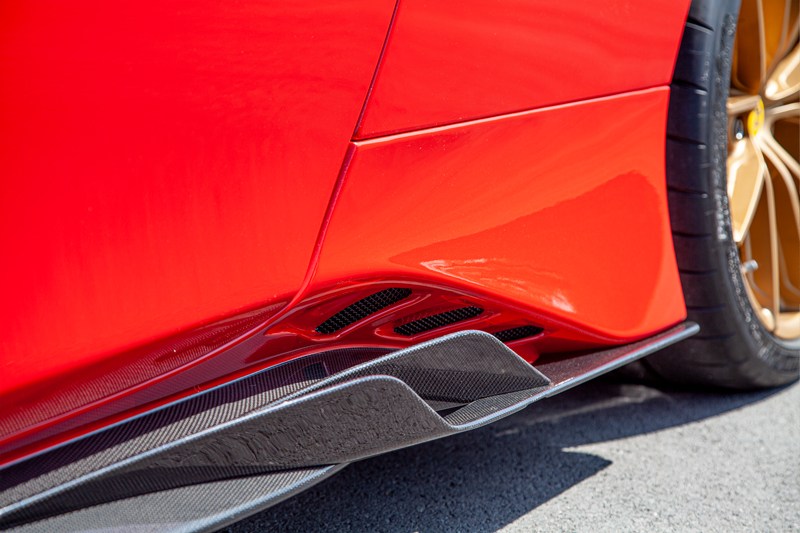 Ferrari 488/F8 - Side Skirts (WITH Wings) image 17