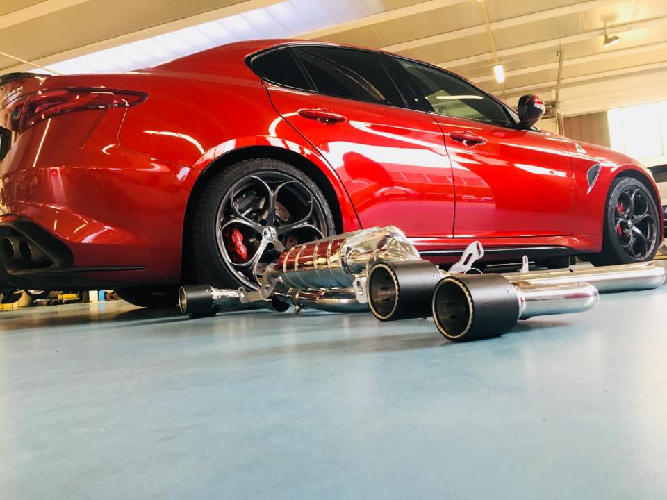 Alfa Romeo Giulia Quadrifoglio - Valved Exhaust, Connecting Pipes, MidSilencer Spare + Carbon Tips (CES3)