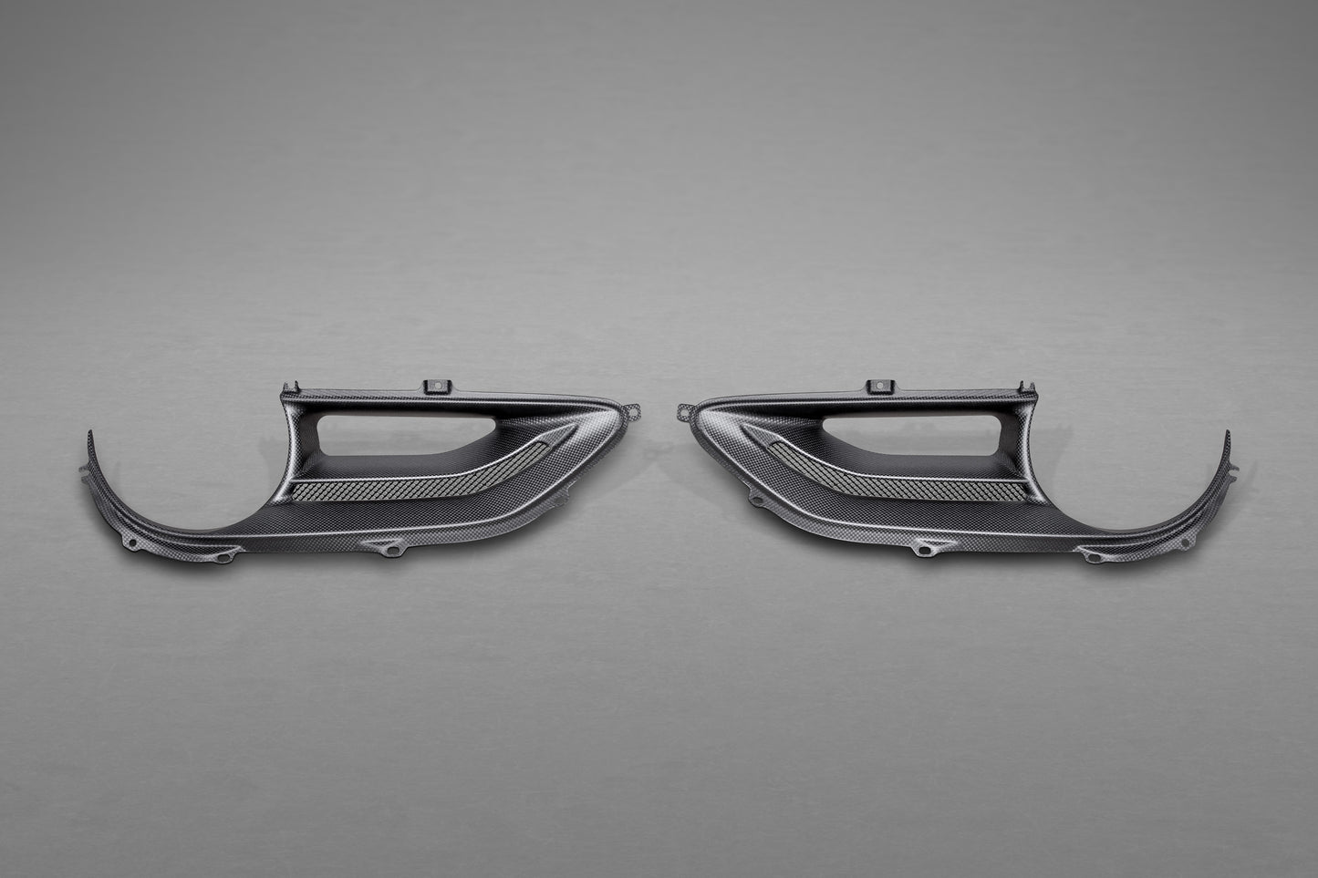 Ferrari 488 - Carbon Tail Light Covers