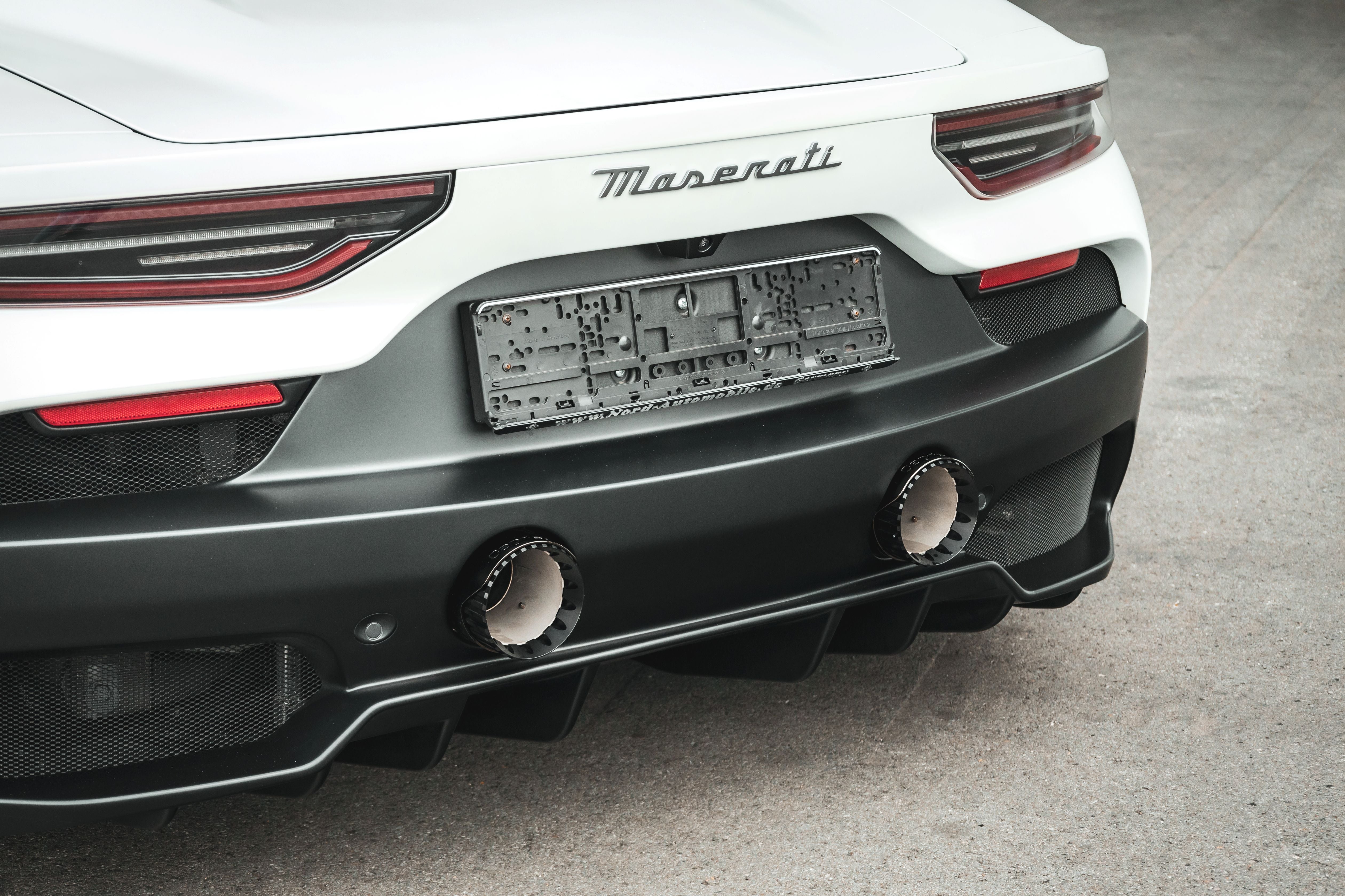 Maserati MC20/MCPura - Valved Exhaust + Wicrom Tips – Capristo Exhaust
