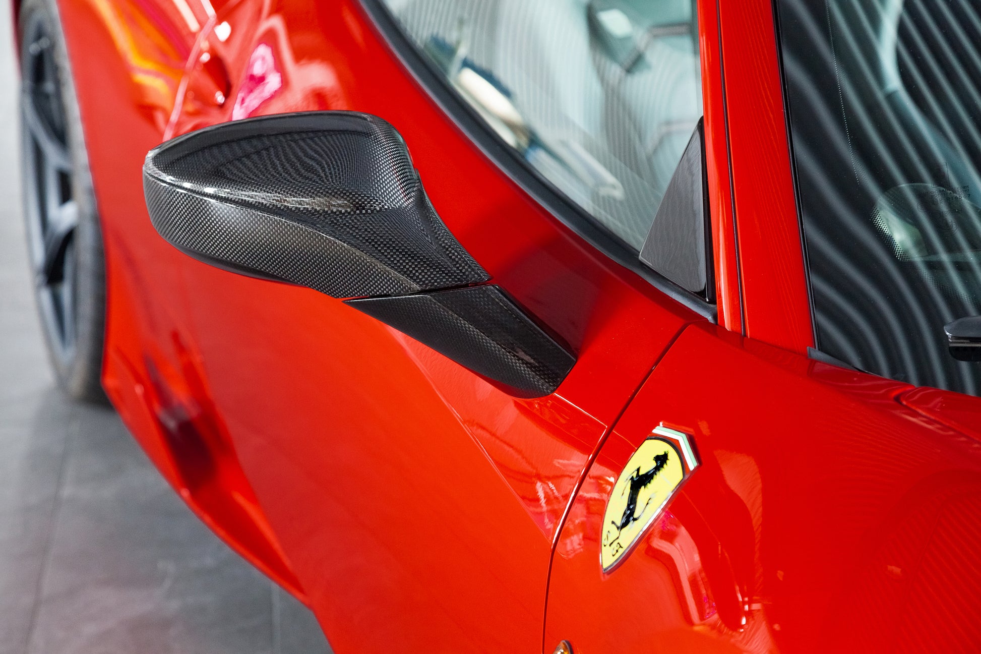 Ferrari 458 - Carbon Mirror Cases image 3