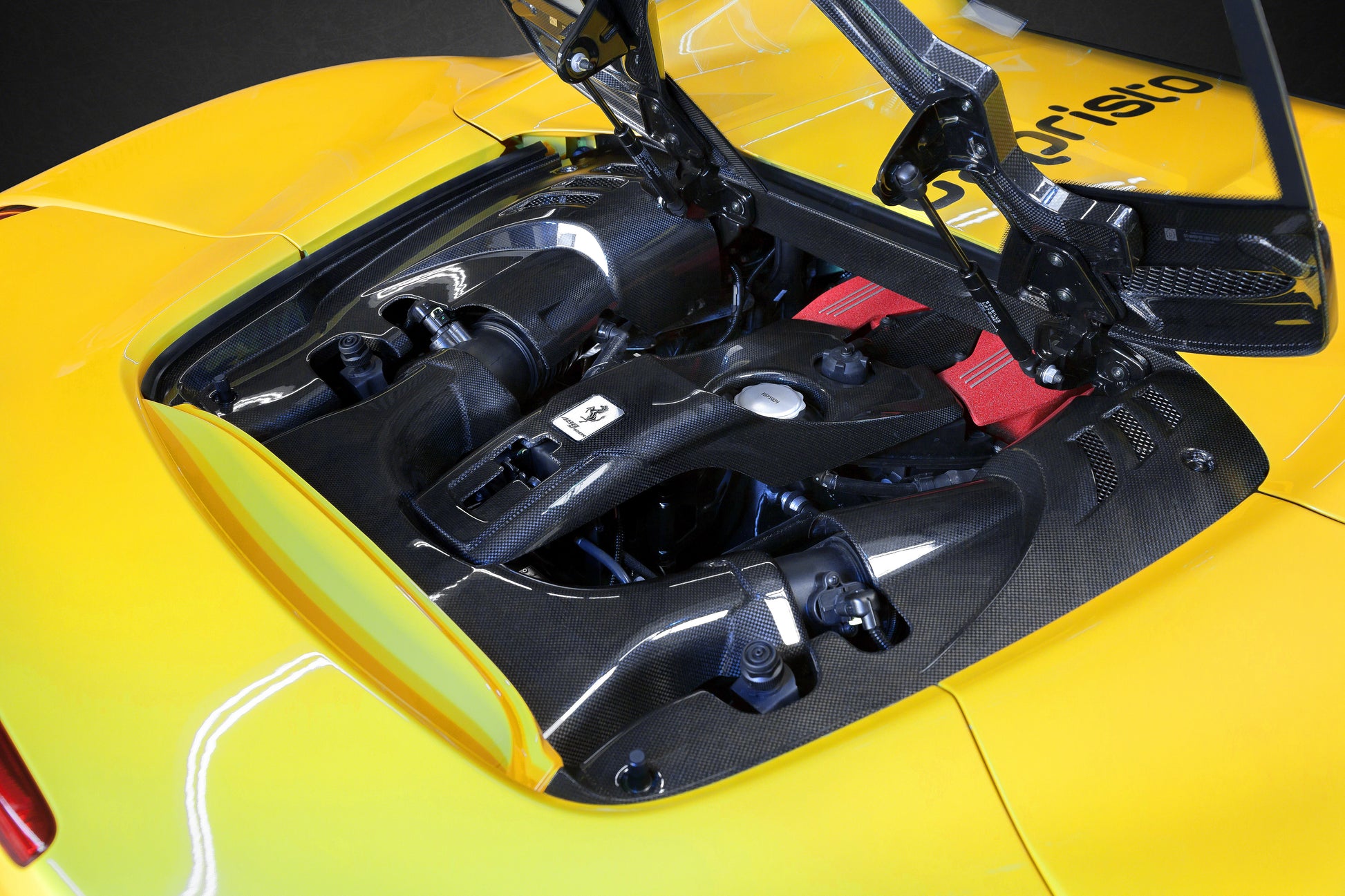 Ferrari 488 GTS / Pista Spider - Carbon Engine Compartment Side Covers image 1