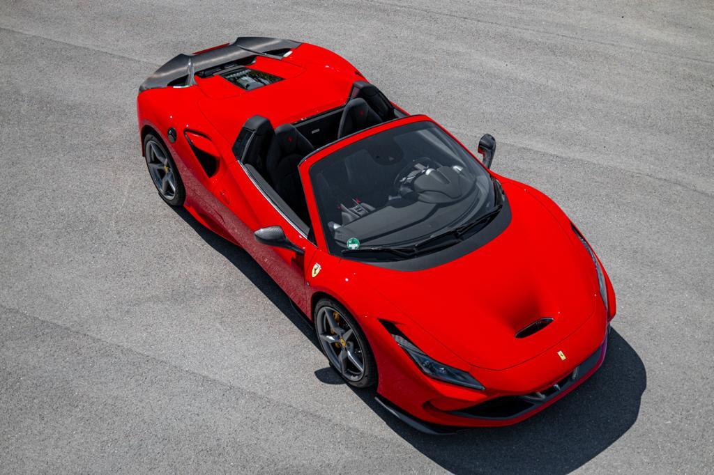 Ferrari F8 - Carbon Fiber Front air vents (2 Pieces) image 3